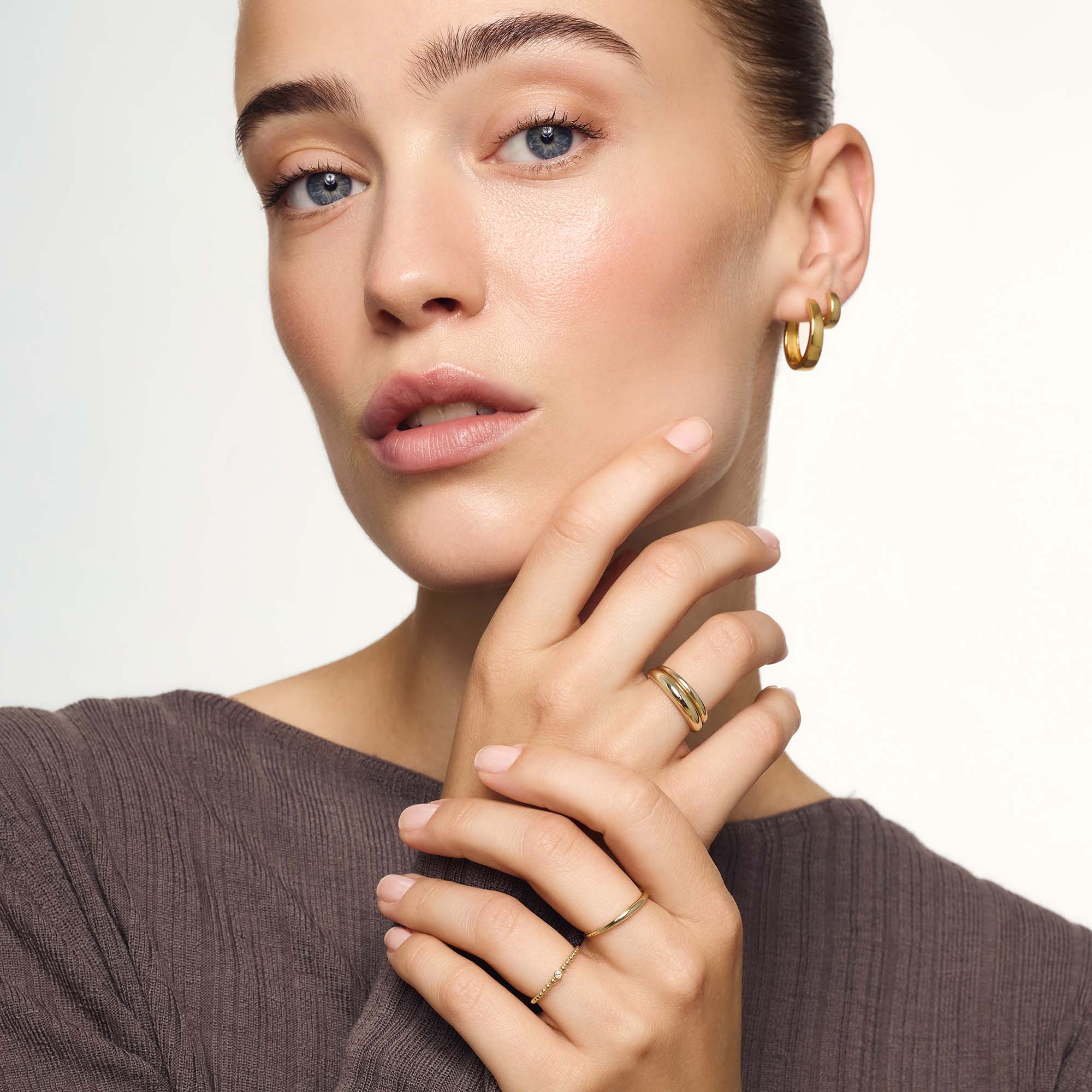 Mia Hoops | Gold