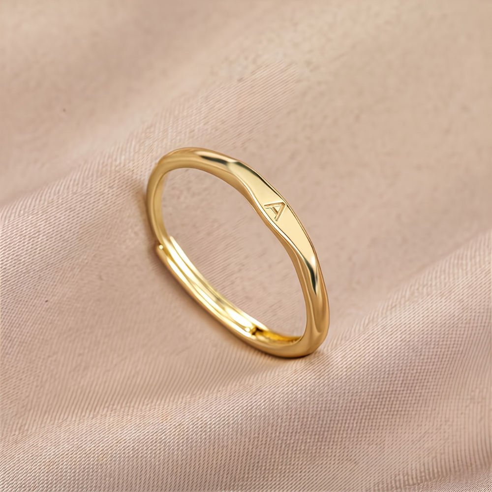 Eliana Letter Ring | Gold