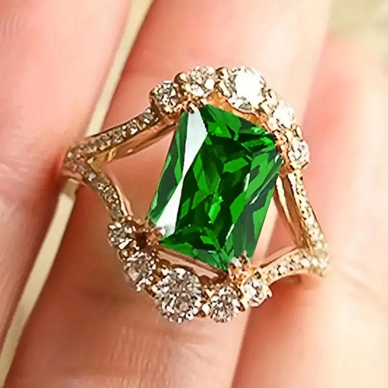 Elara Viremont Ring | Gold