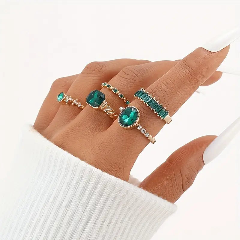 Zaria Exquisite Emerald Ring Set | Gold