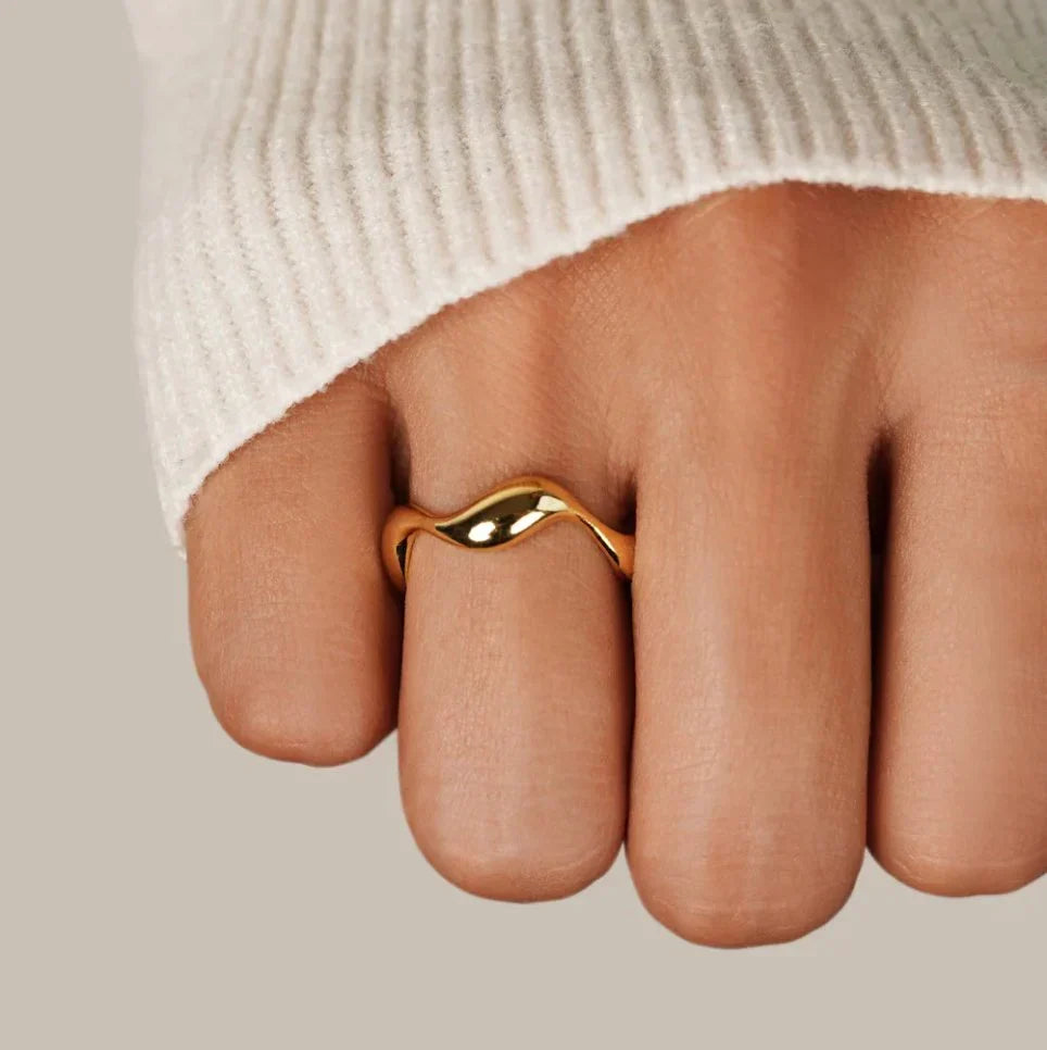 Elina Smooth Flow Ring | Gold