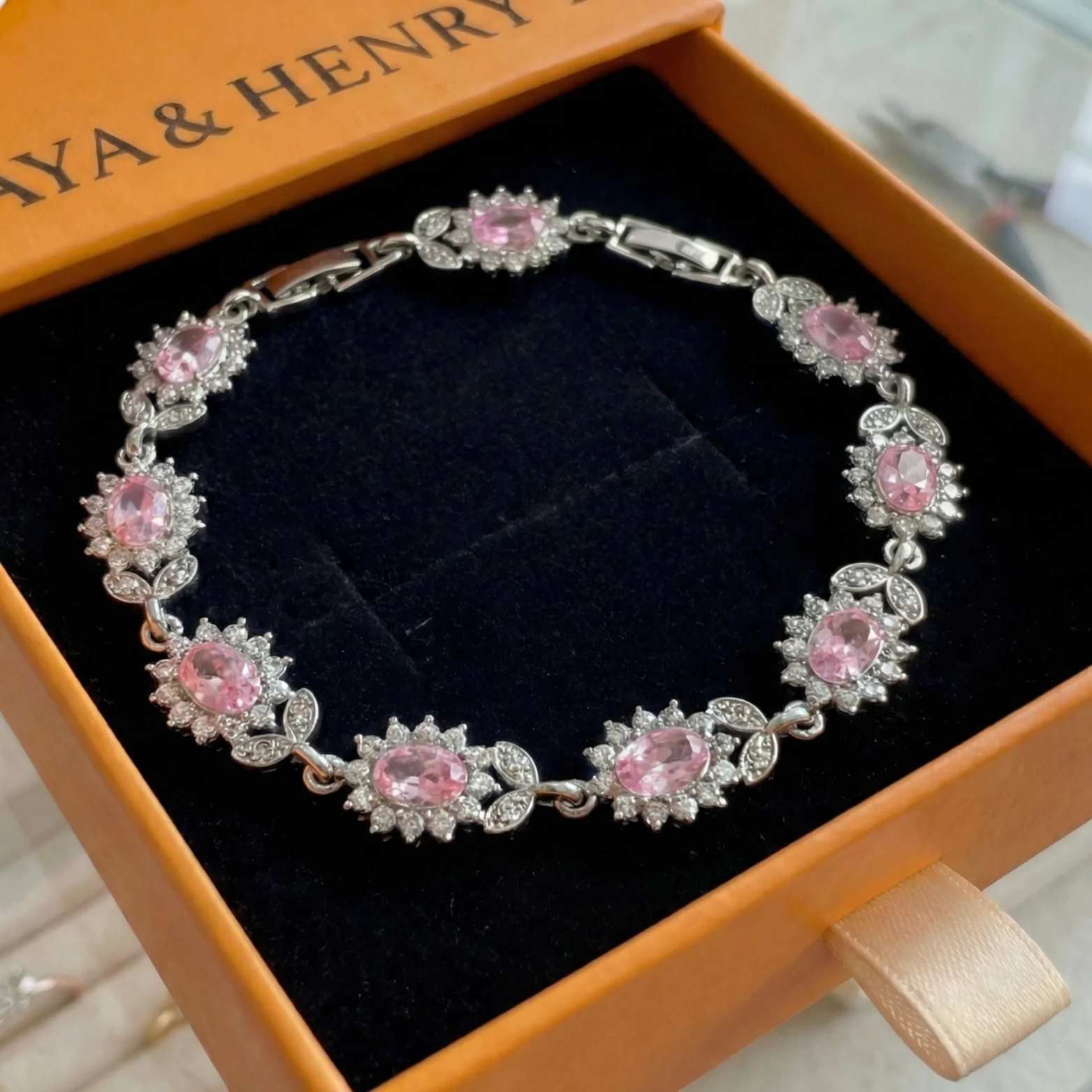 Iris Pinkthorn Bracelet | White Gold