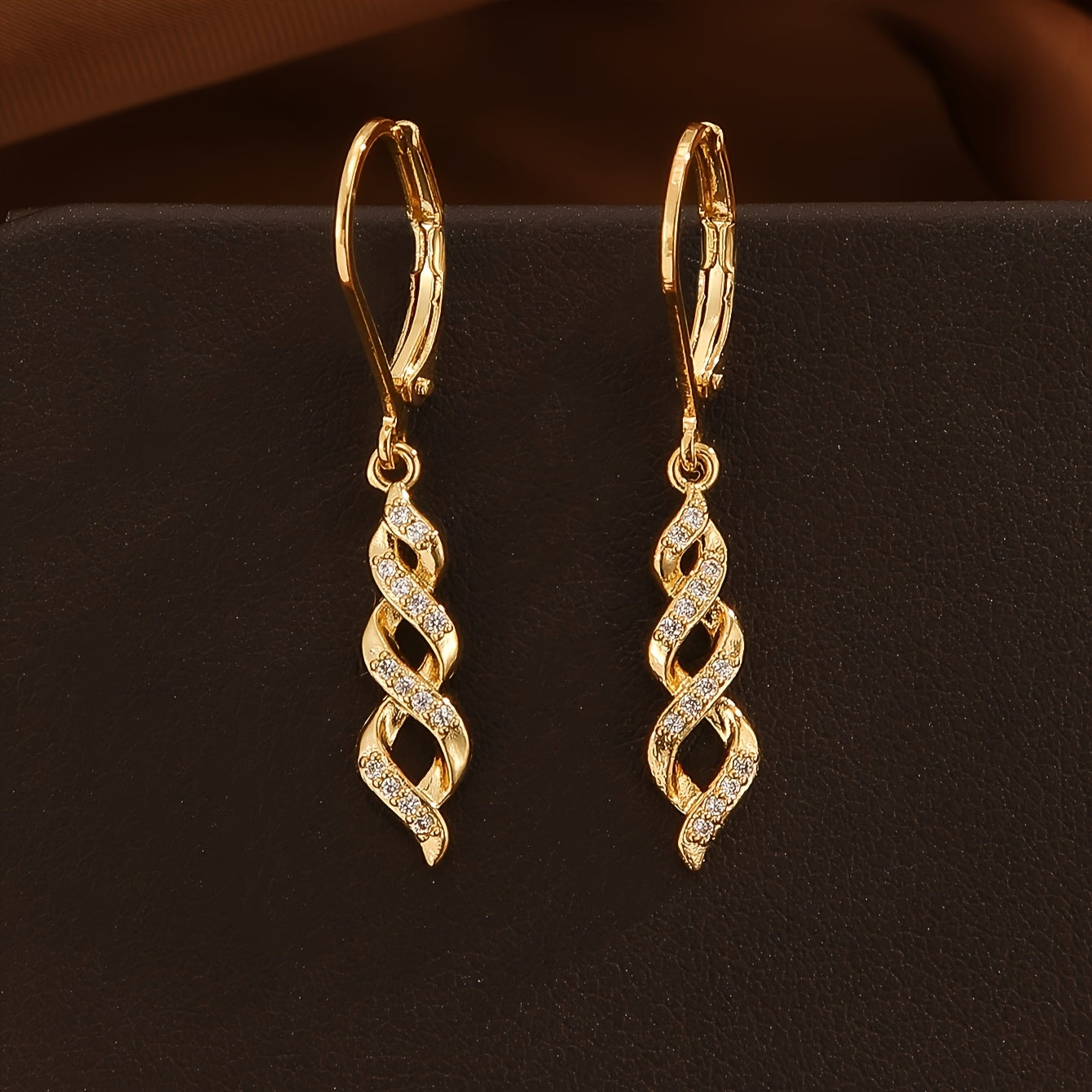 Shimmer Twist Eva Earrings | Gold